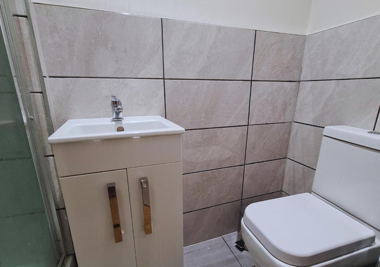 Modern 2 Bedroom Apartment In Peckham London Exterior foto